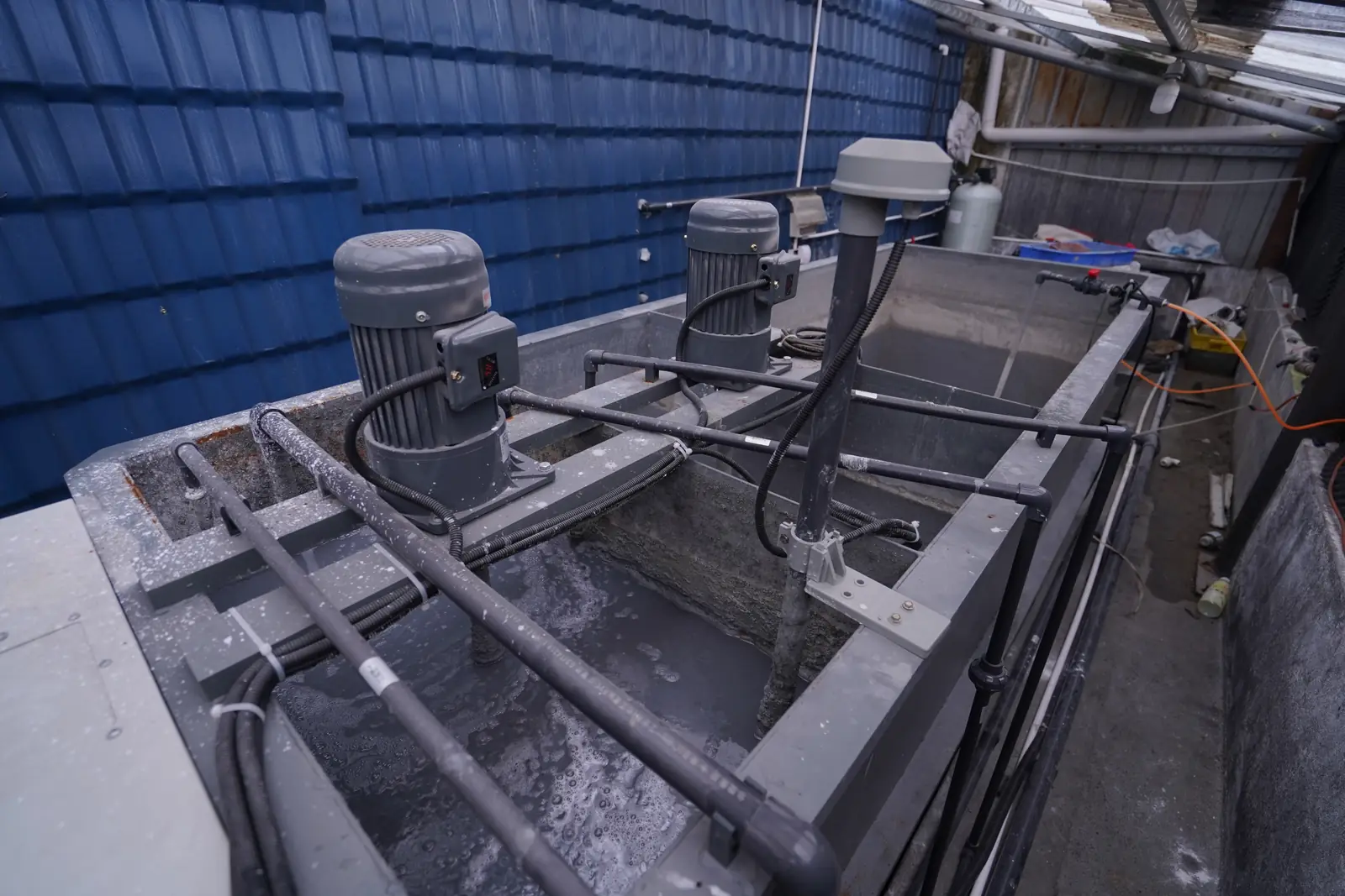 Agitated reaction tanks used for onsite metal wastewater treatment